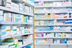 Entenda a diferença entre medicamento de referência, genérico e similar